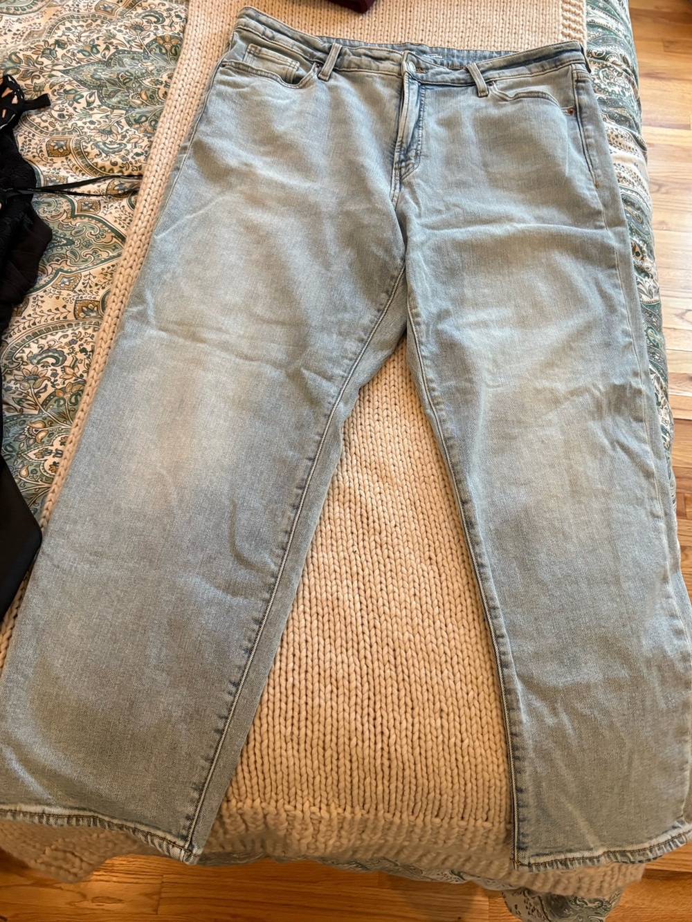 Old Navy High-Rise Straight Jeans in Light Wash Blue